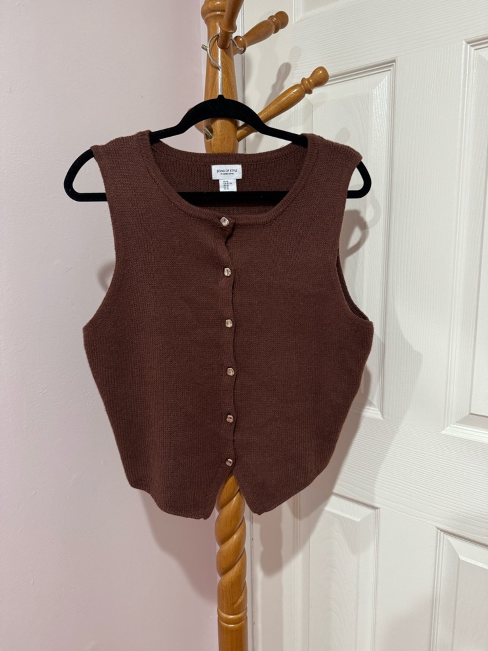 NWOT Button Down Sleeves Sweater Vest